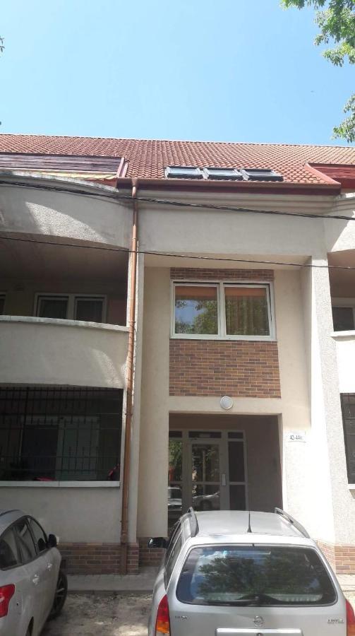 Gabica Apartman Debrecen Exteriör bild